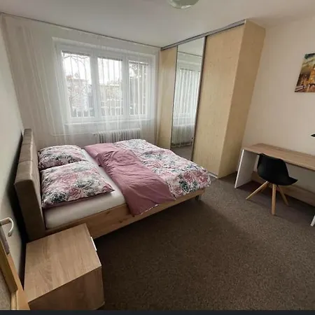 Your 2 With Parking 科希策